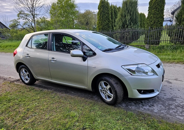 Toyota Auris cena 19900 przebieg: 209000, rok produkcji 2009 z Chełmża małe 191